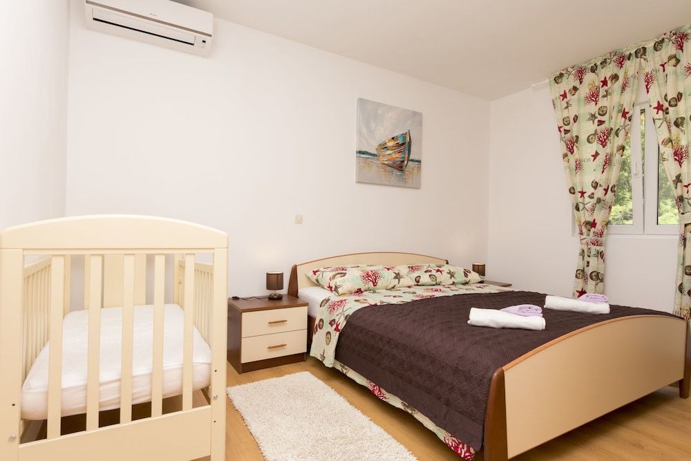 Apartment Petea 2