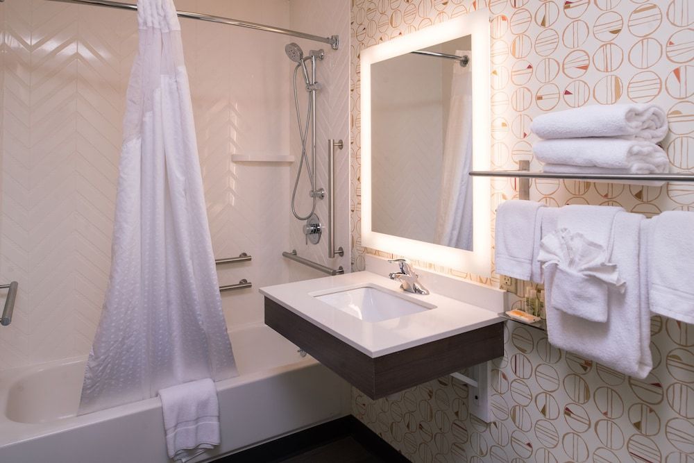 Holiday Inn AUBURN-FINGER LAKES REGION by IHG 2