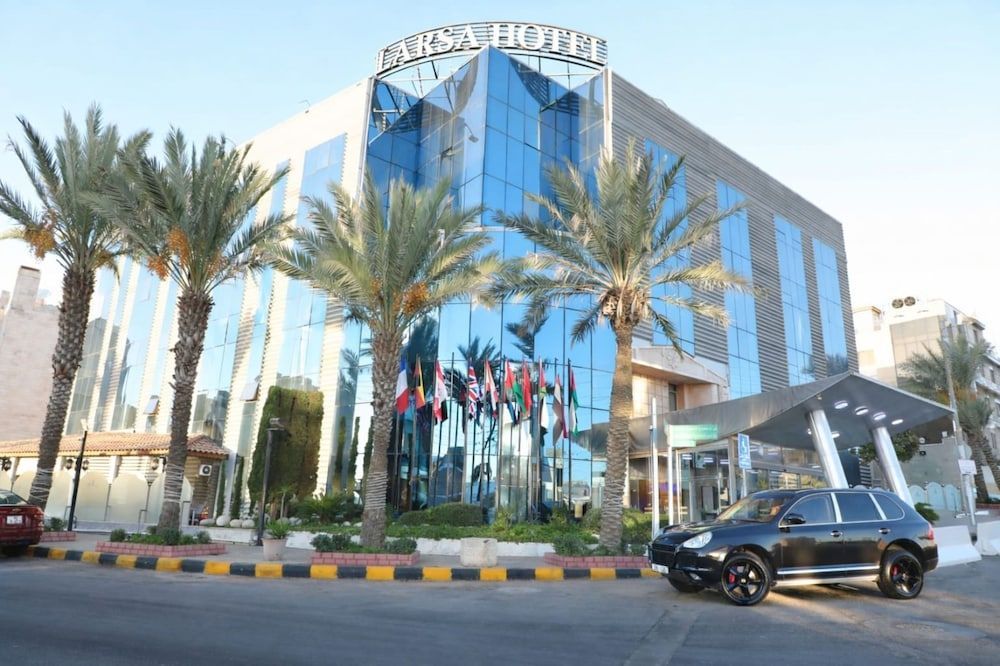 Larsa Hotel 1