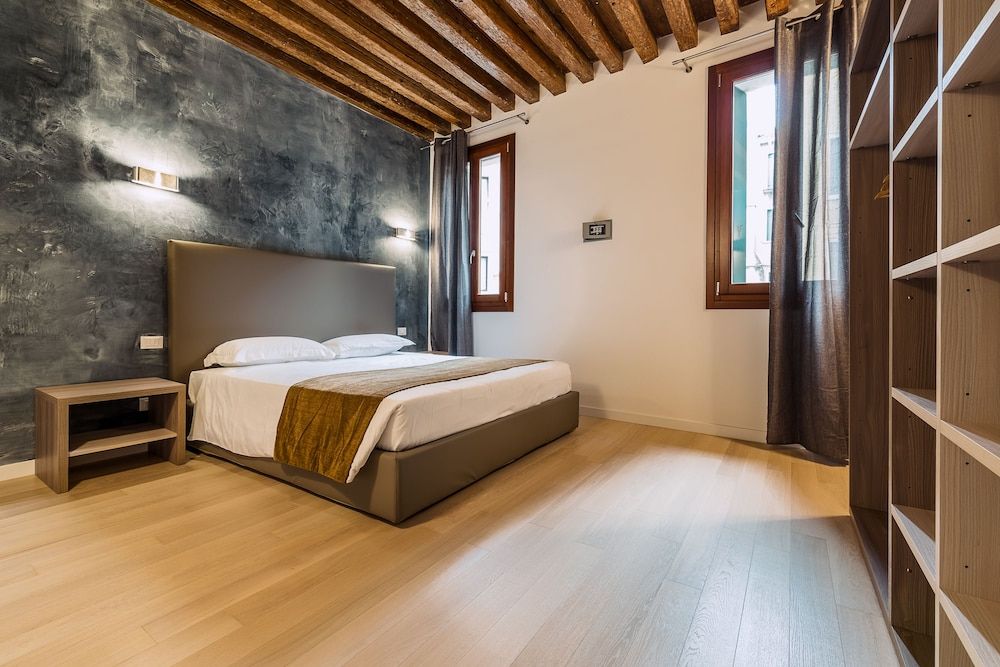 Charming Palace Corte del Teatro 1