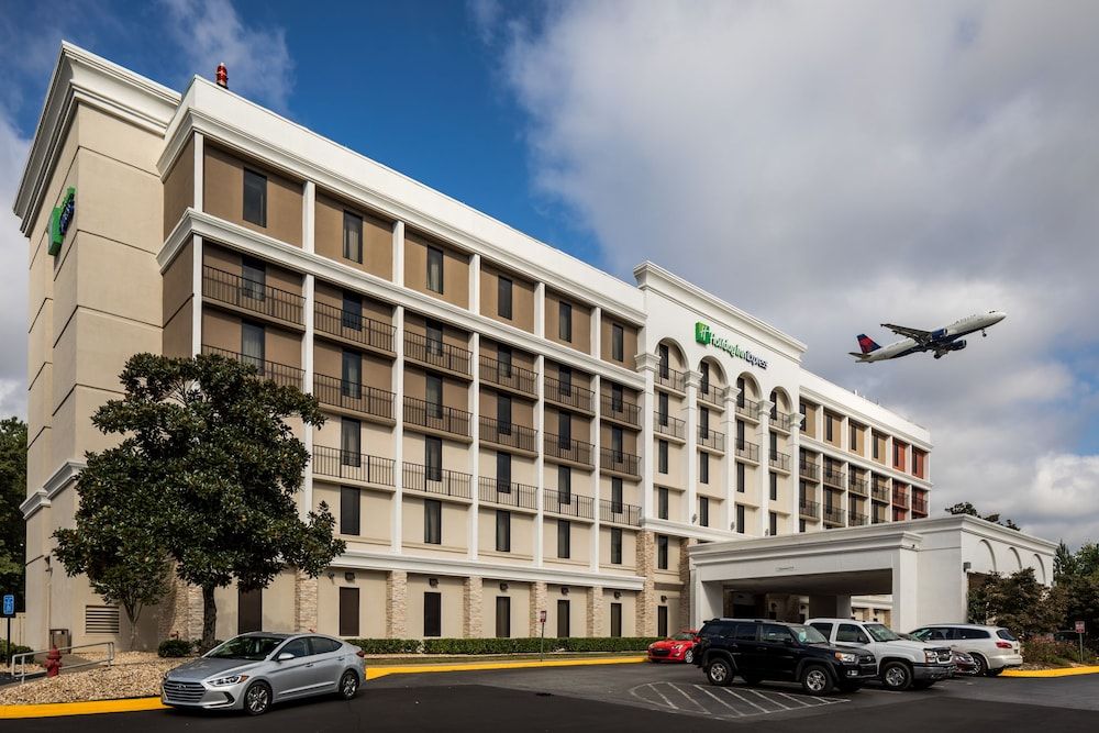 Holiday Inn Express ATLANTA AIRPORT-COLLEGE PARK by IHG 1