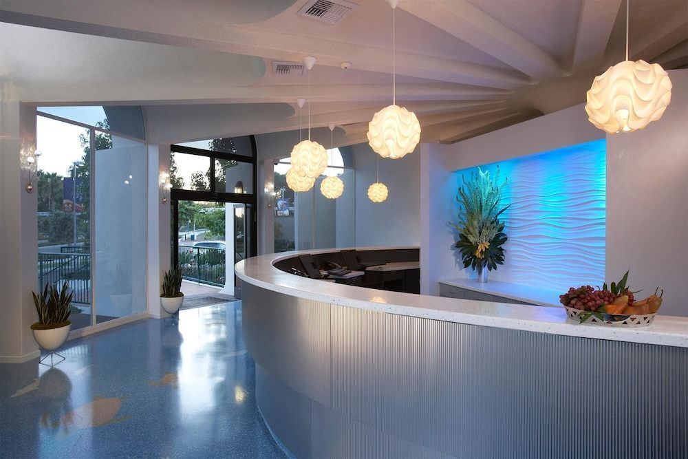 Howard Johnson by Wyndham Anaheim Hotel and Water Playground 2