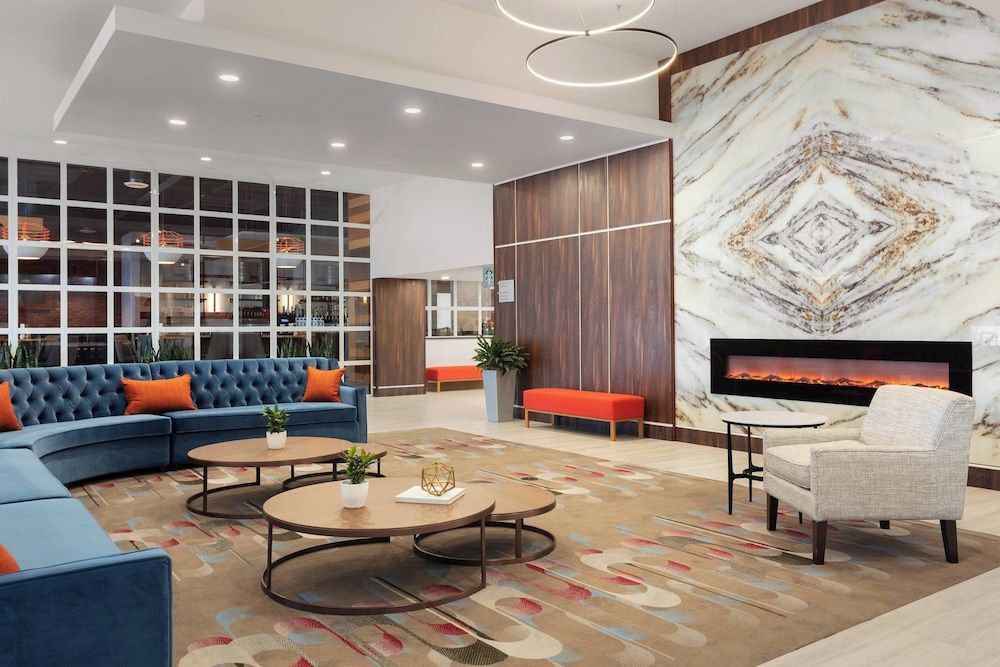 Delta Hotels by Marriott Indianapolis Airport 2