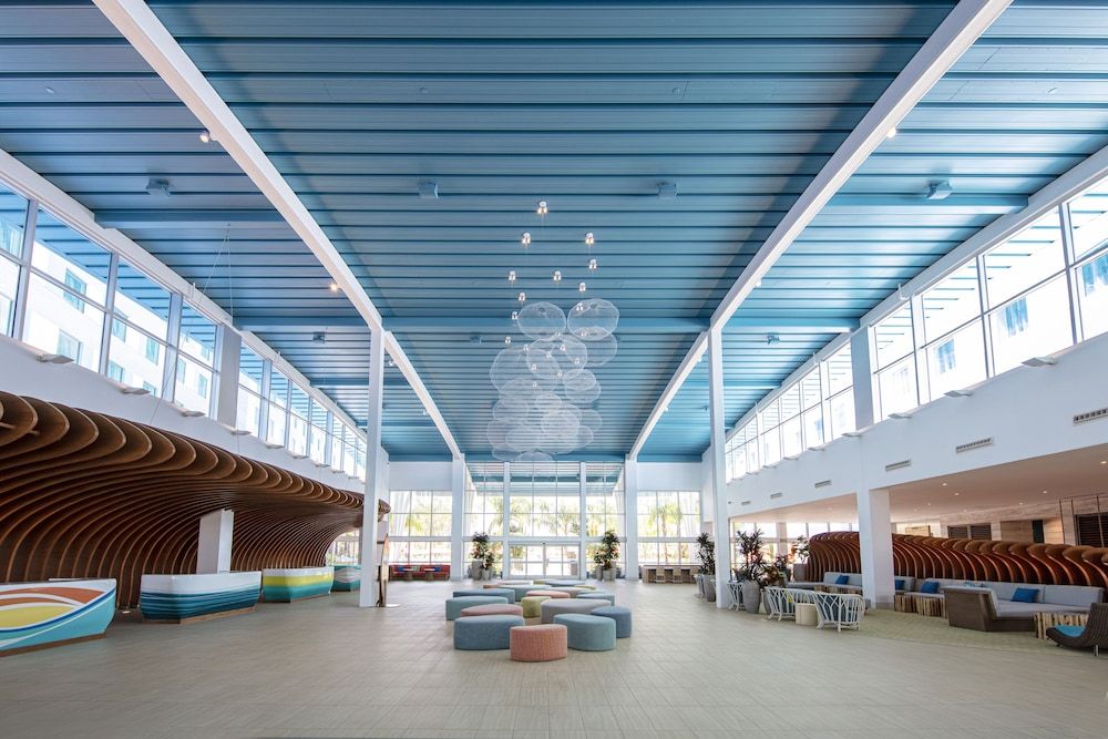 Universal's Endless Summer Resort - Surfside Inn and Suites 2