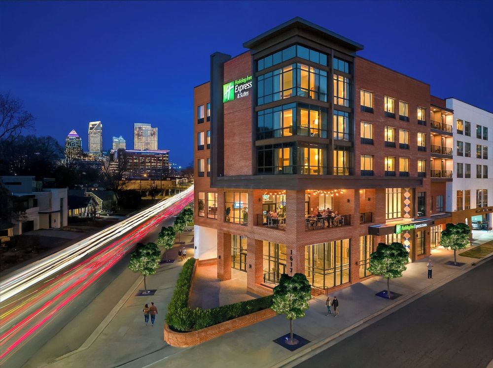 Holiday Inn Express & Suites CHARLOTTE - SOUTH END by IHG 1