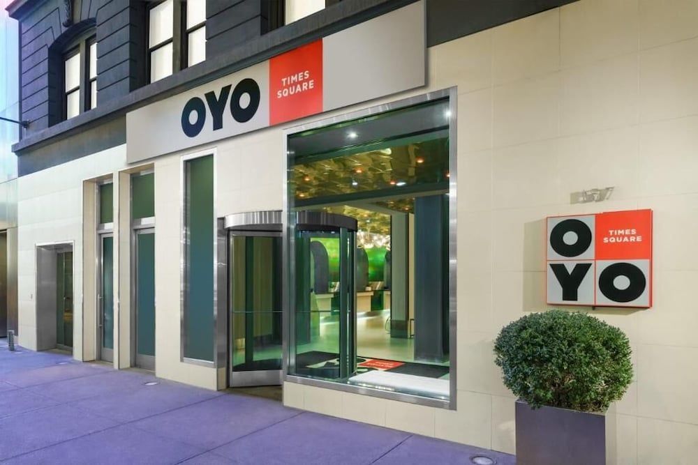 OYO Times Square 1