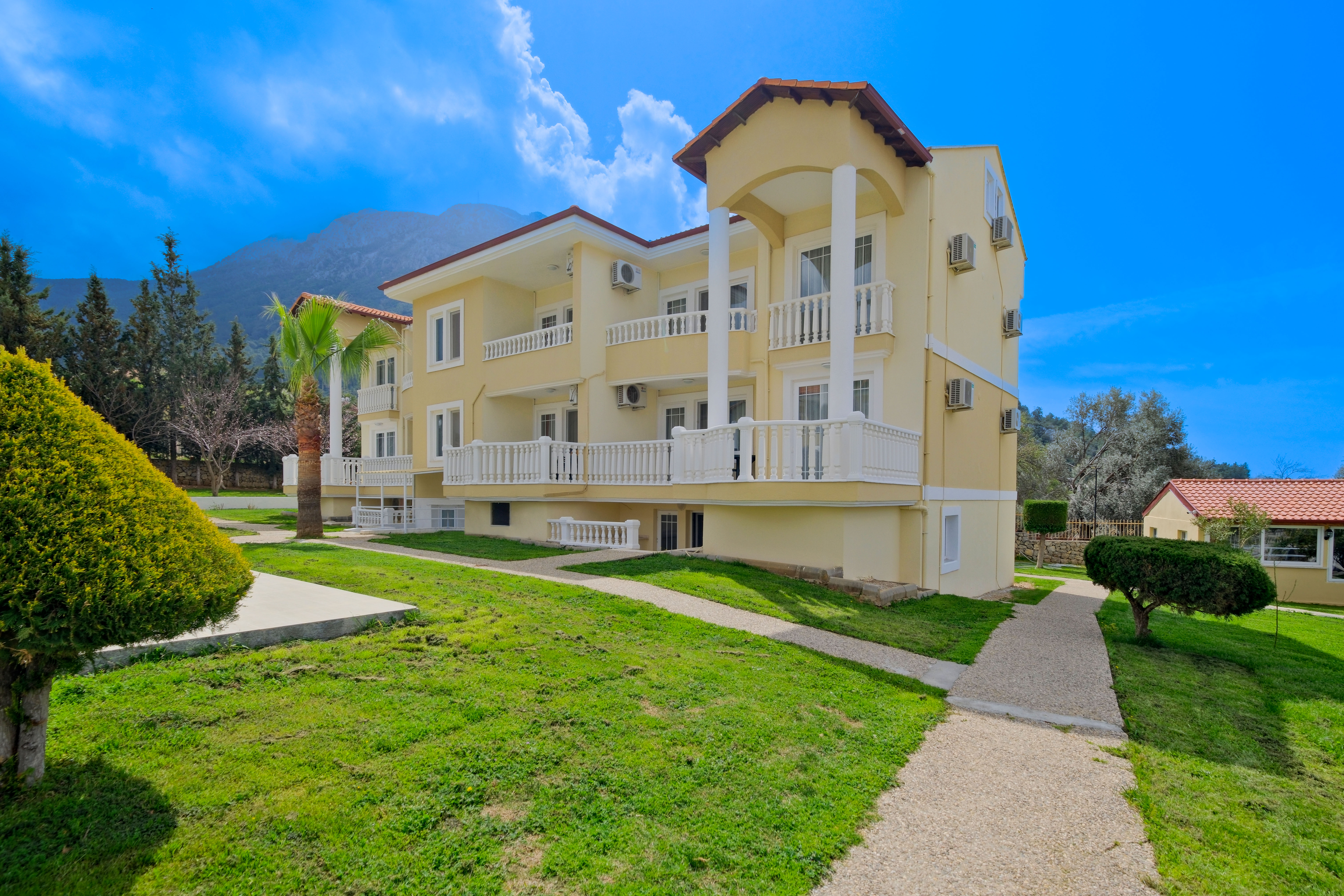 Goldlion Hotel 1