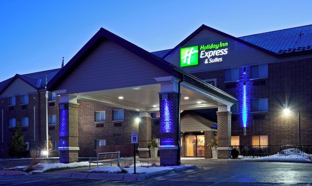 Holiday Inn Express & Suites ST. PAUL - WOODBURY by IHG 1