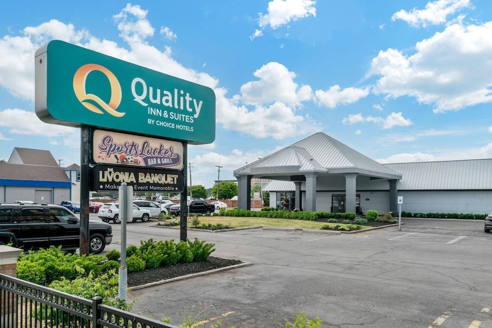 Quality Inn & Suites Livonia - Detroit 1