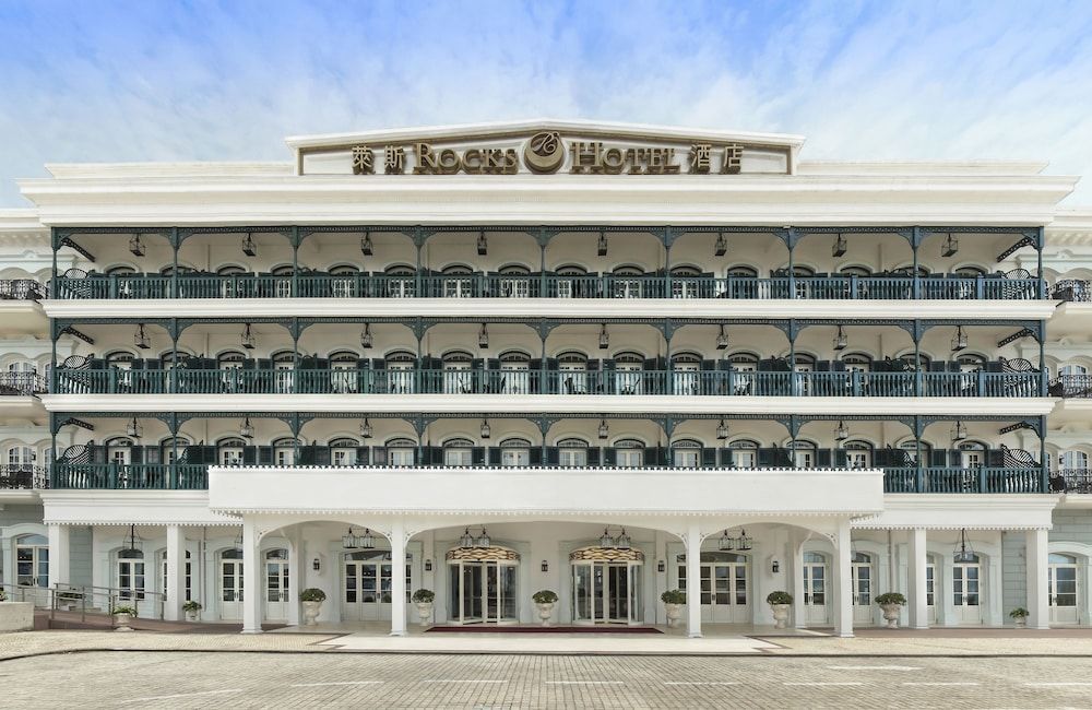 Rocks Hotel 1