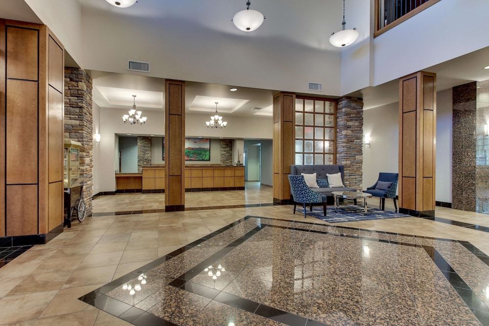 Drury Inn & Suites Phoenix Happy Valley 2
