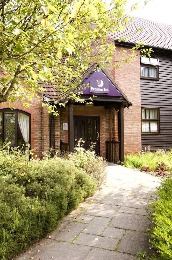 Premier Inn Bridgend - M4 J35 1