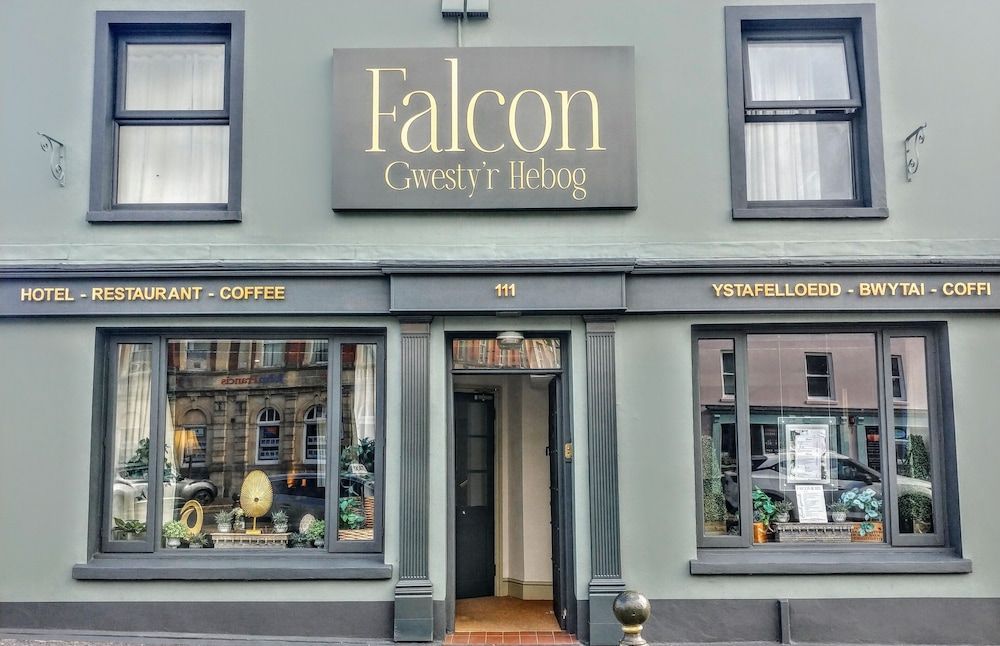 Falcon Hotel 1