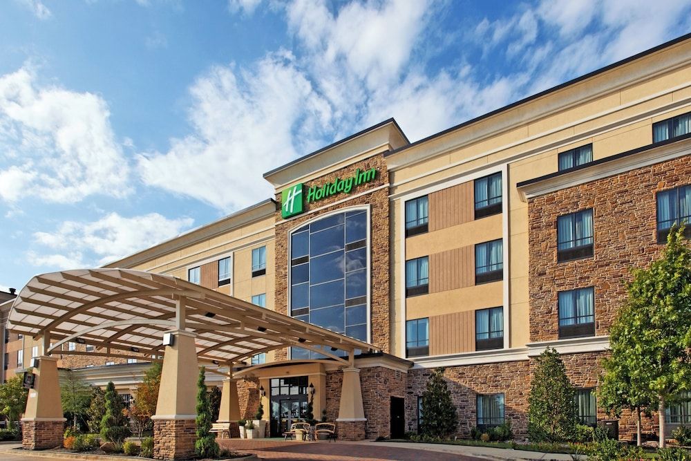 Holiday Inn ARLINGTON NE-RANGERS BALLPARK by IHG 1