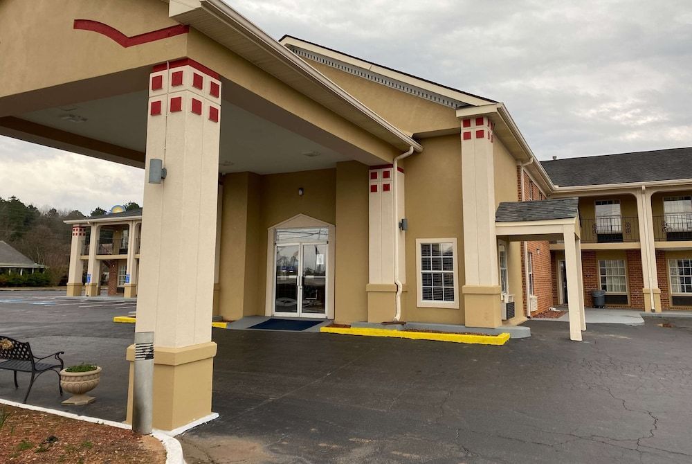Super 8 by Wyndham Covington 1