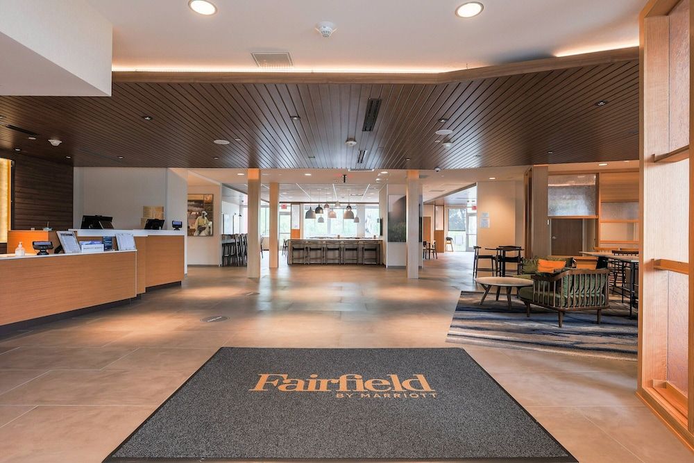 Fairfield Inn & Suites Marquette 2