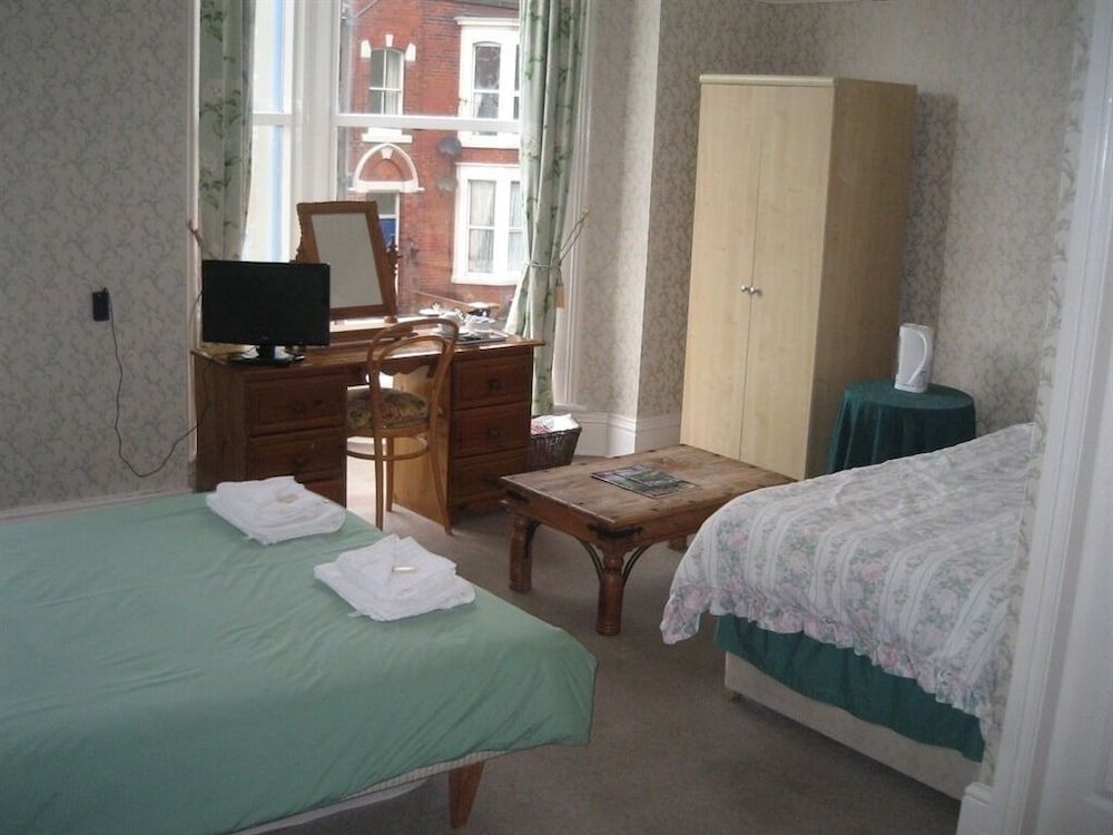 The Beaches Guest House 2