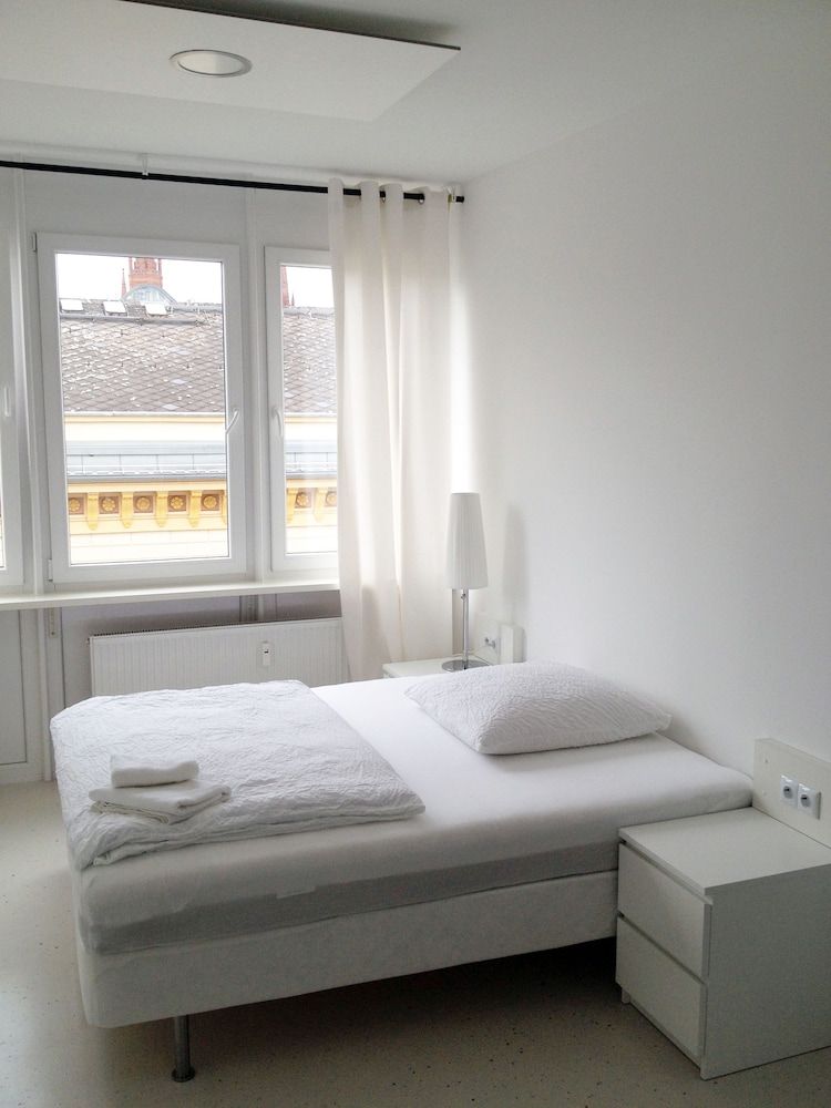 Business Hostel Wiesbaden ONE 1