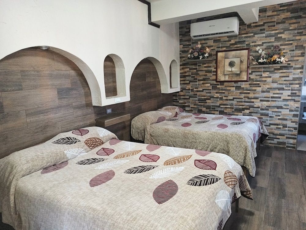 HOTEL BAEZA 1