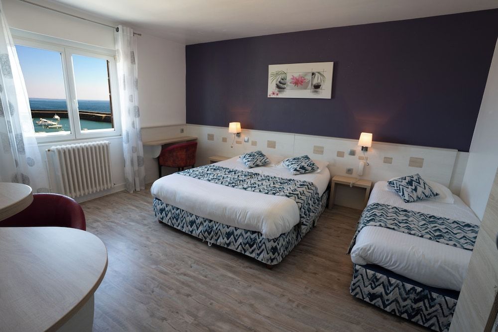 Hotel De La Mer 2