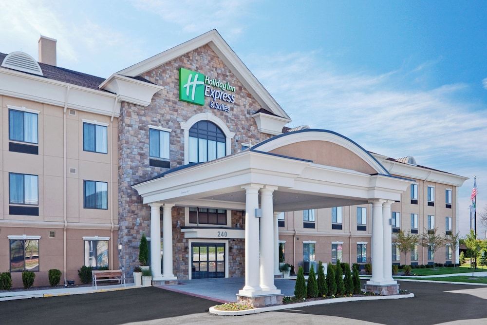 Holiday Inn Express & Suites WARMINSTER - HORSHAM by IHG 1