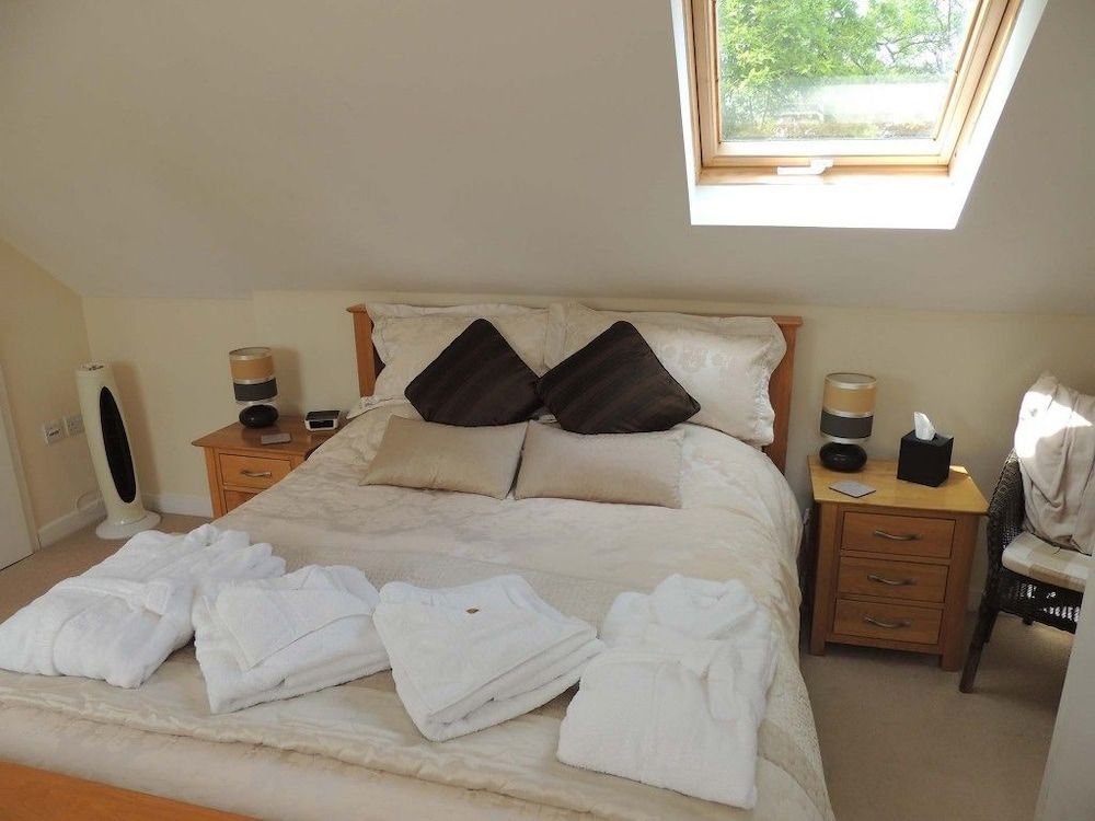 The Manor Coach House 2