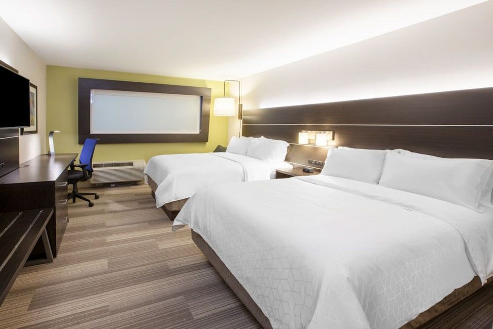 Holiday Inn Express & Suites GLENDALE DOWNTOWN by IHG 2