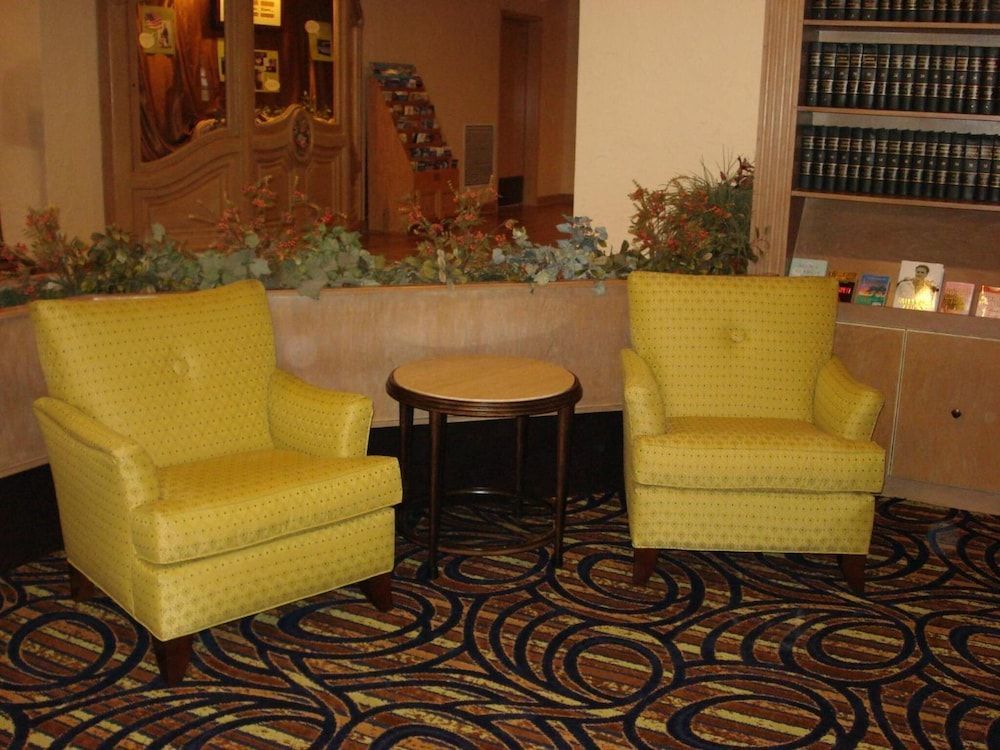 Chateau Hotel and Conference Center 2