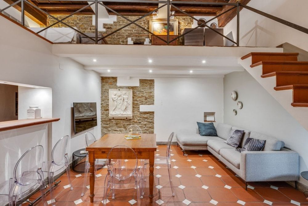 GuestHost - Palazzo Pitti Apartment with Terrace 1
