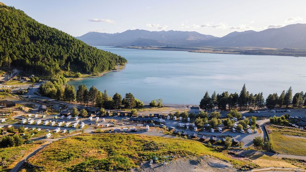 Lakes Edge Holiday Park 1
