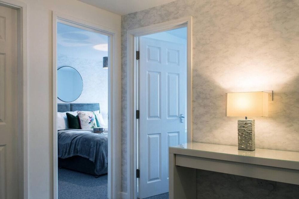 2 Bedroom Apt Leamington Spa 2