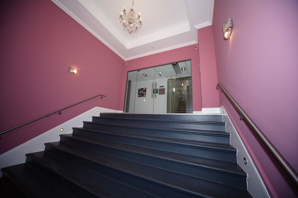 Premier Apartments 1