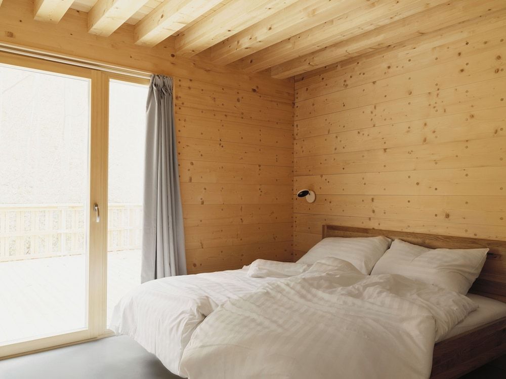 Mondholz - Urban Inn 24-7 2