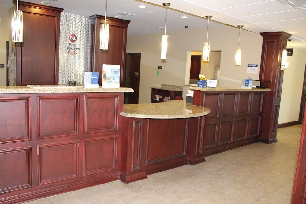 Best Western Plus Chalmette Hotel 2