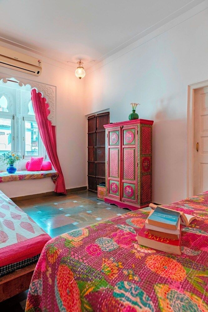 Hibiscus Heritage - A Lake View Hotel in Udaipur 2