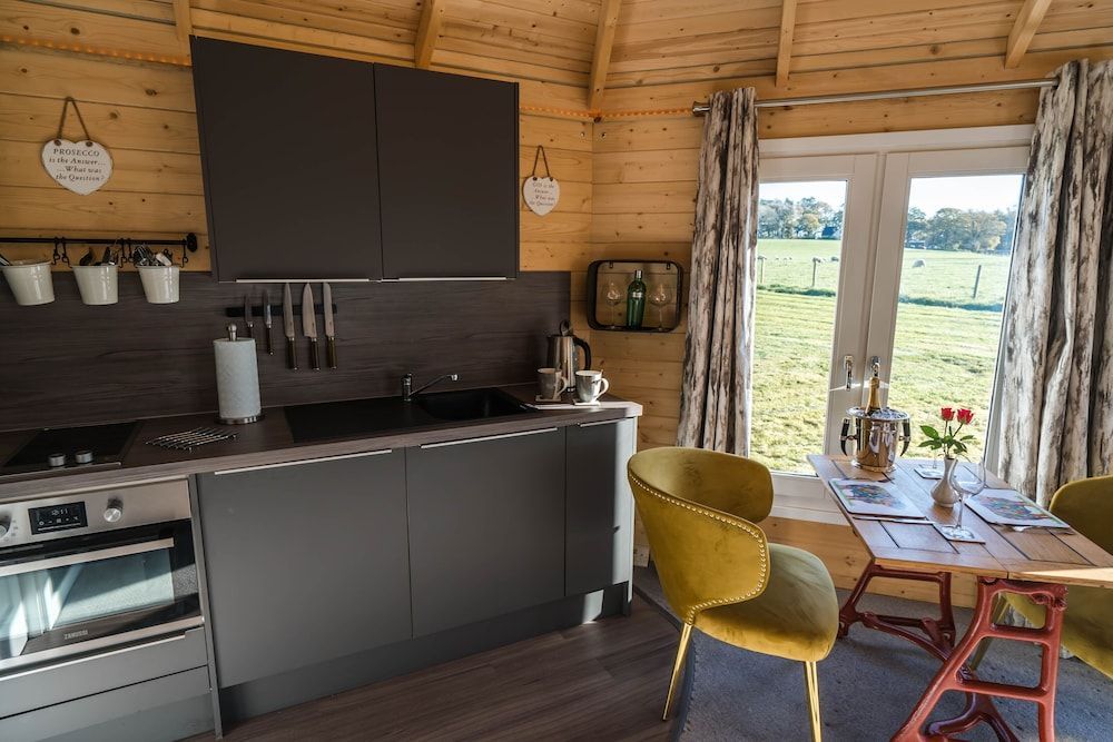 Dunroamin Lodges 1