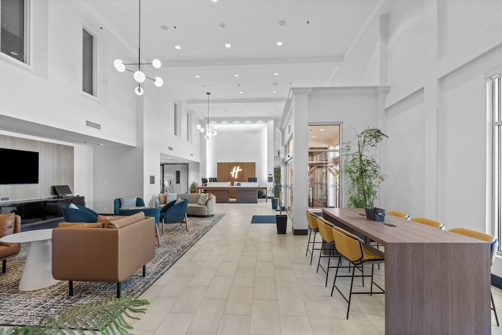 Holiday Inn & Suites SURREY EAST - CLOVERDALE by IHG 2