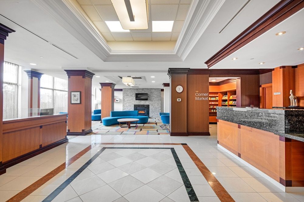 Fairfield Inn & Suites by Marriott Toronto Airport 2