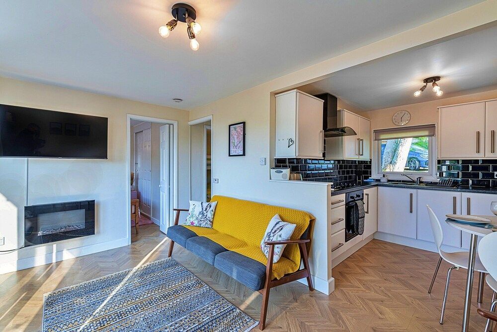 Chalet in Snowdonia With Pool & Fishing Lake 1