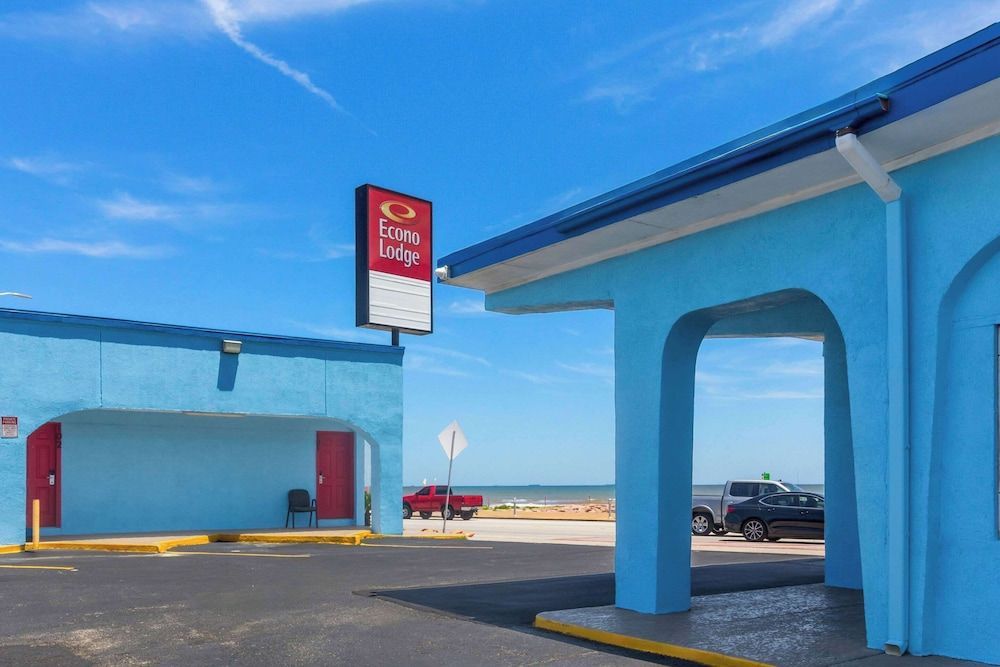 Econo Lodge Galveston Seawall 1