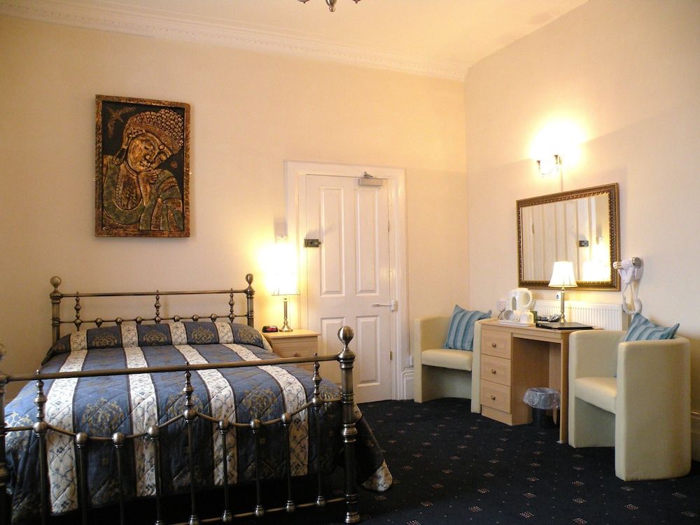 Dorset Hotel, Isle of Wight 1