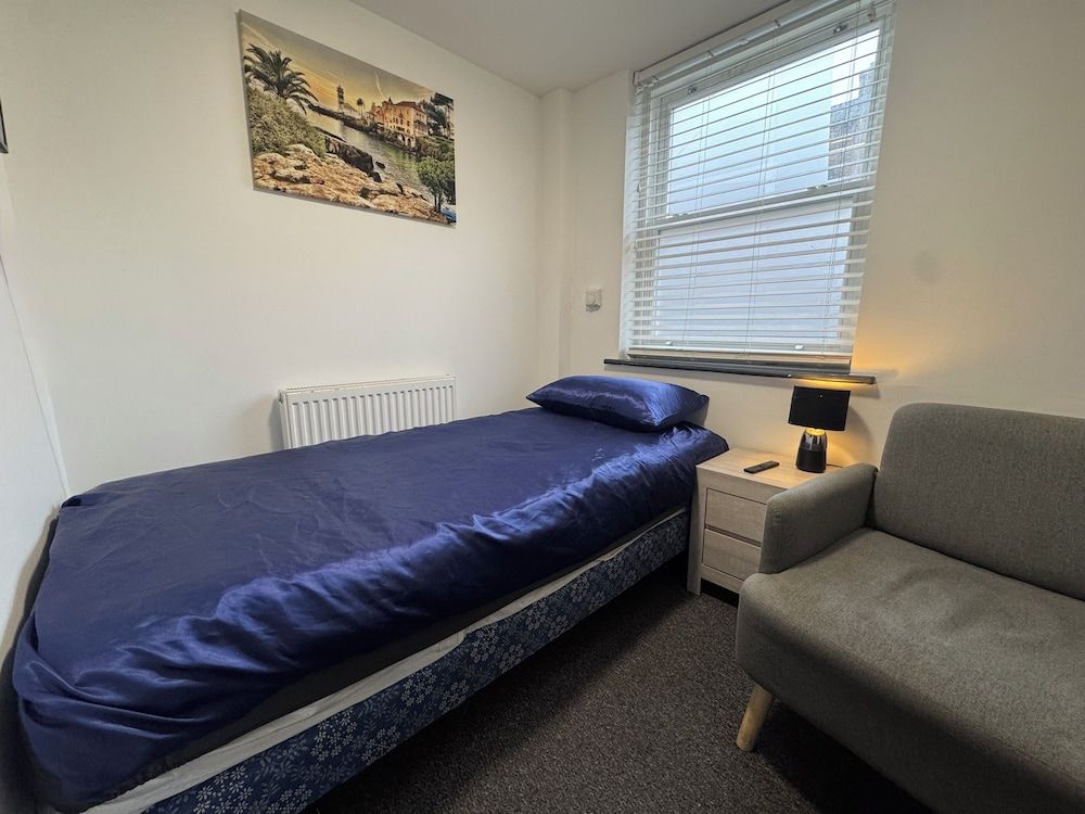 Gate Lodge - Private En-suite rooms, Kings Lynn, central location 2