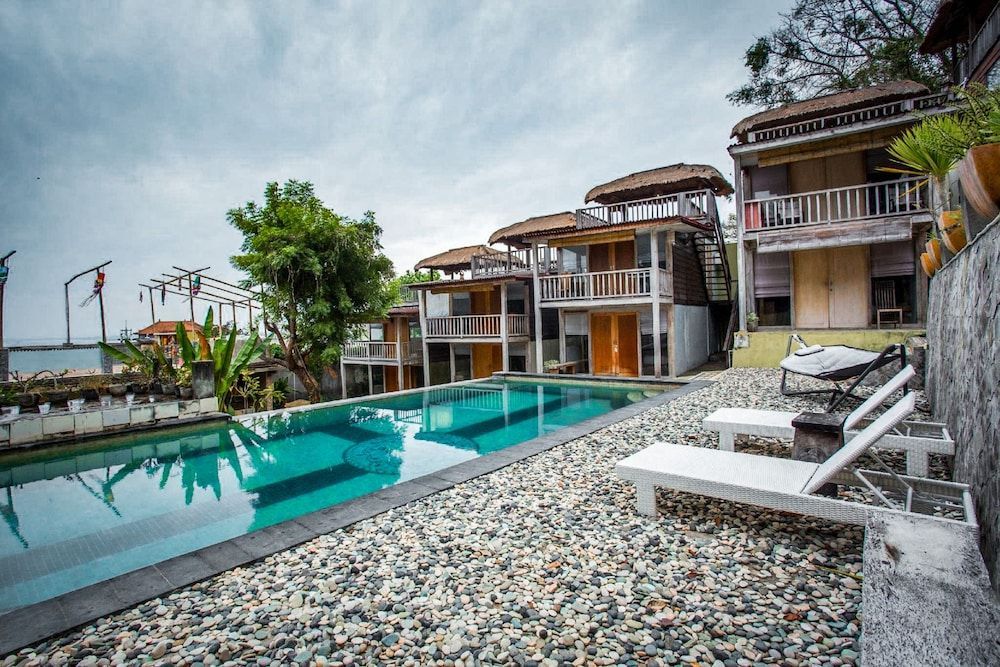 Tree House Lodge 1