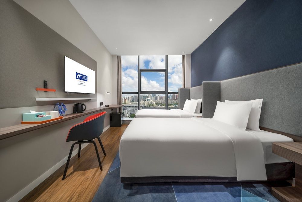 Holiday Inn Express Zhuhai Gongbei by IHG 2