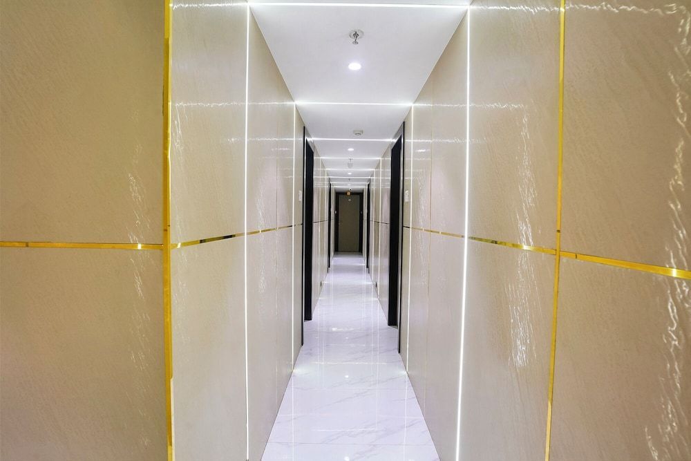 Fabhotel Dolphin Residency 2
