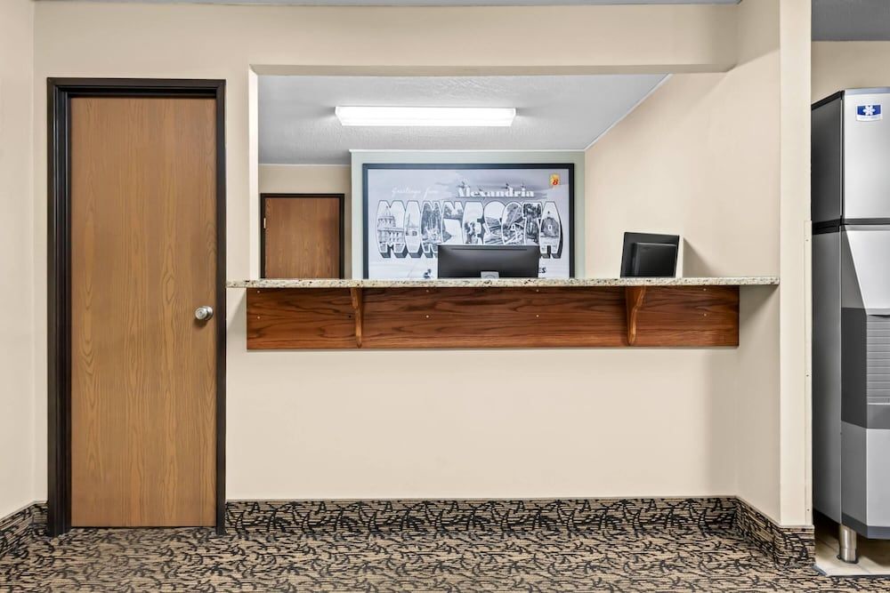 Super 8 by Wyndham Alexandria MN 2