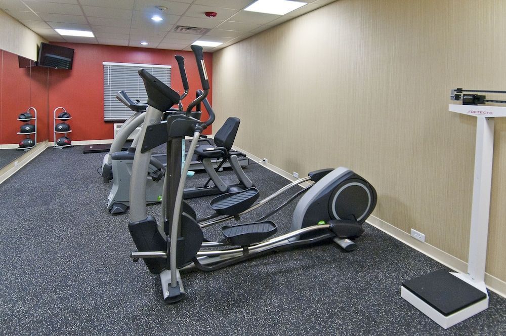 Holiday Inn Express & Suites SAN ANTONIO - FROST BANK CTR by IHG 1