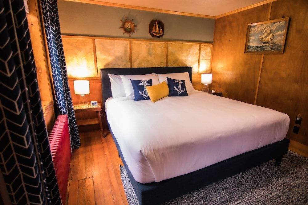 Anchor Inn Resort 1