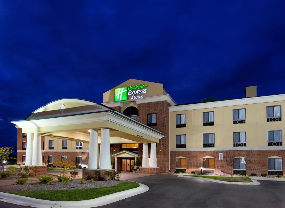 Holiday Inn Express & Suites BAY CITY by IHG 1