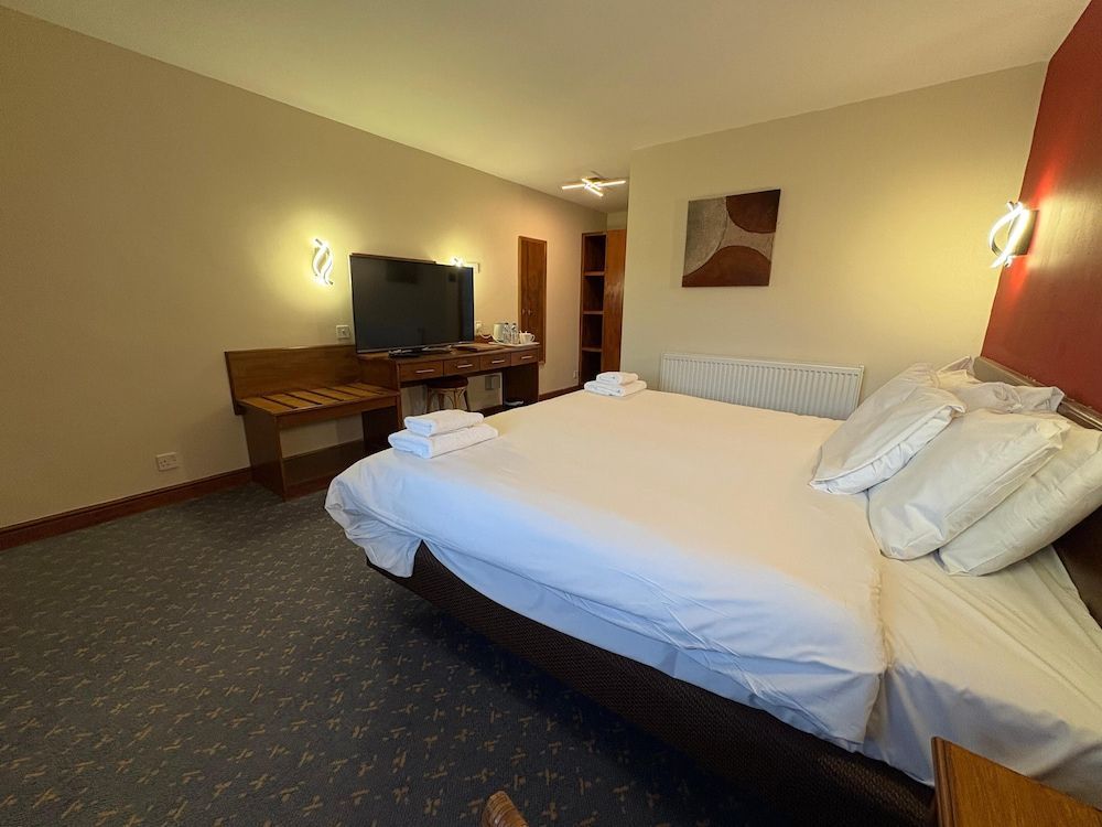 Tollgate Hotel & Leisure 1